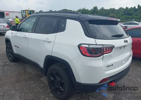 2023 Jeep Compass Trailhawk 4X4 z USA, uszkodzony, nr VIN 3C4NJDDNXPT557947